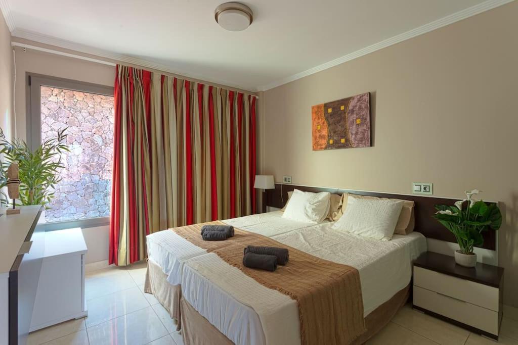 Deluxe Villa De อามาโดเรส ภายนอก รูปภาพ